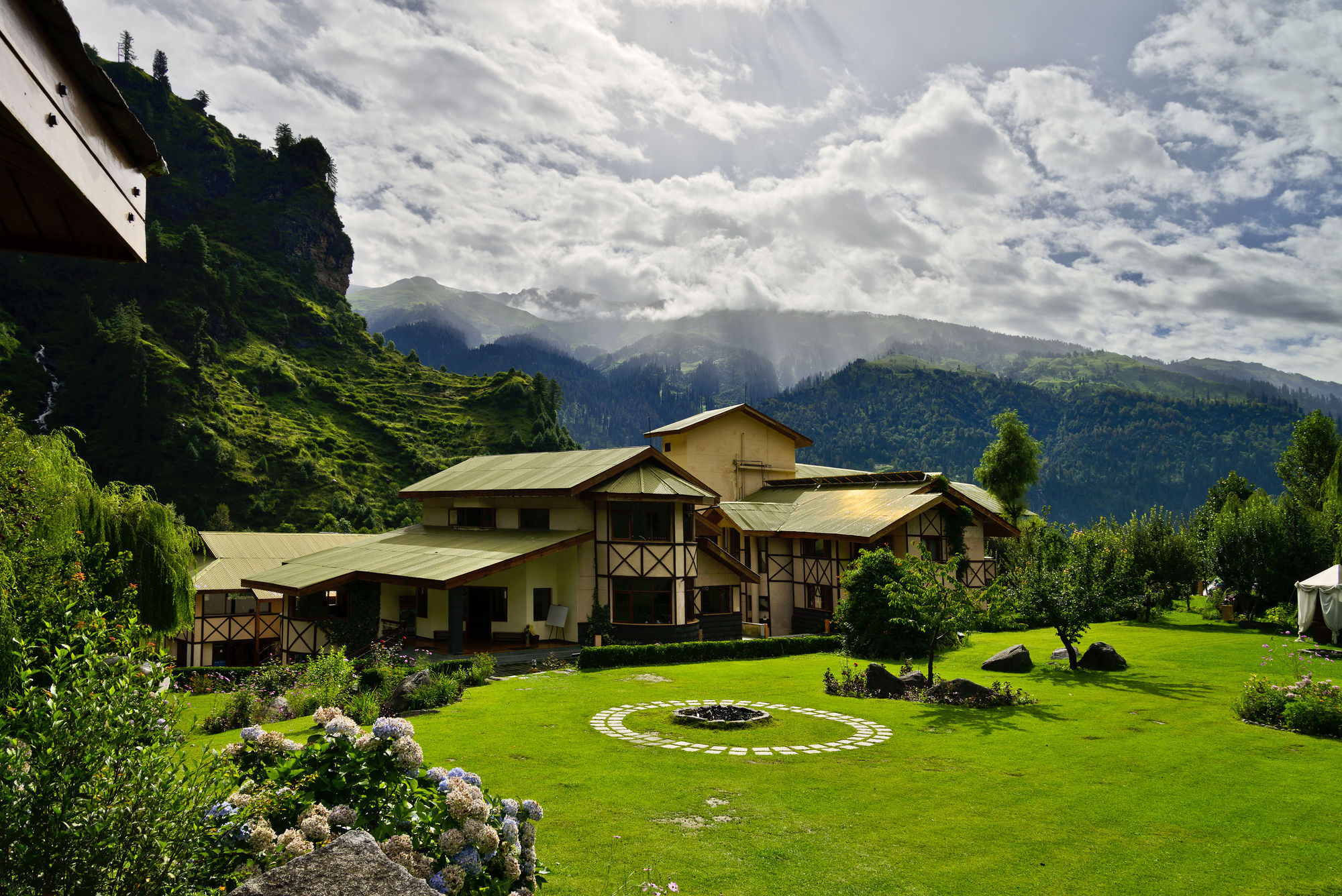 Solang Valley Resort Palchān Kültér fotó