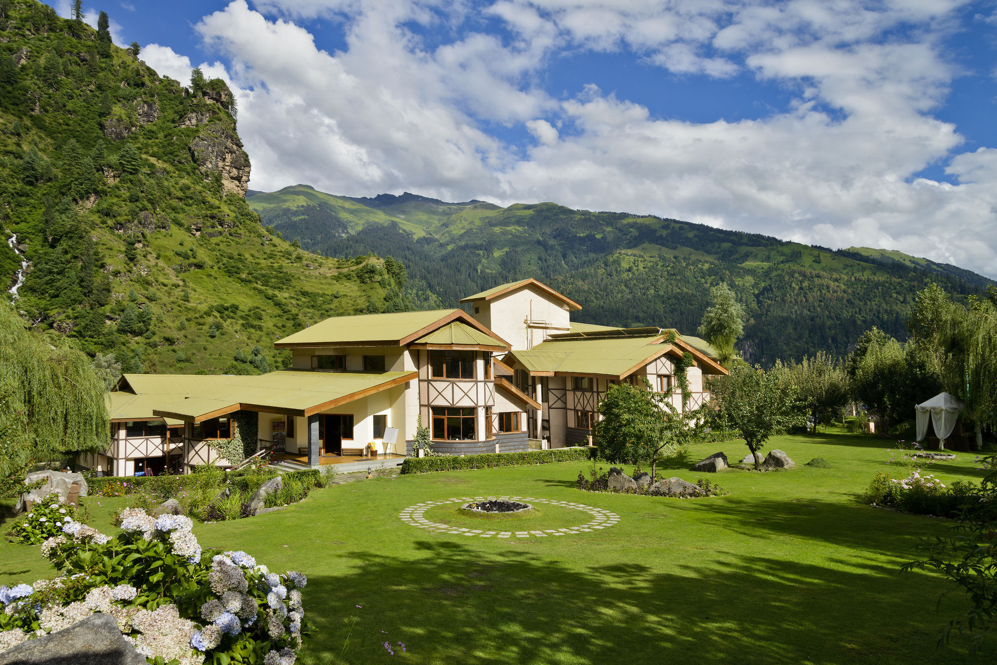 Solang Valley Resort Palchān Kültér fotó