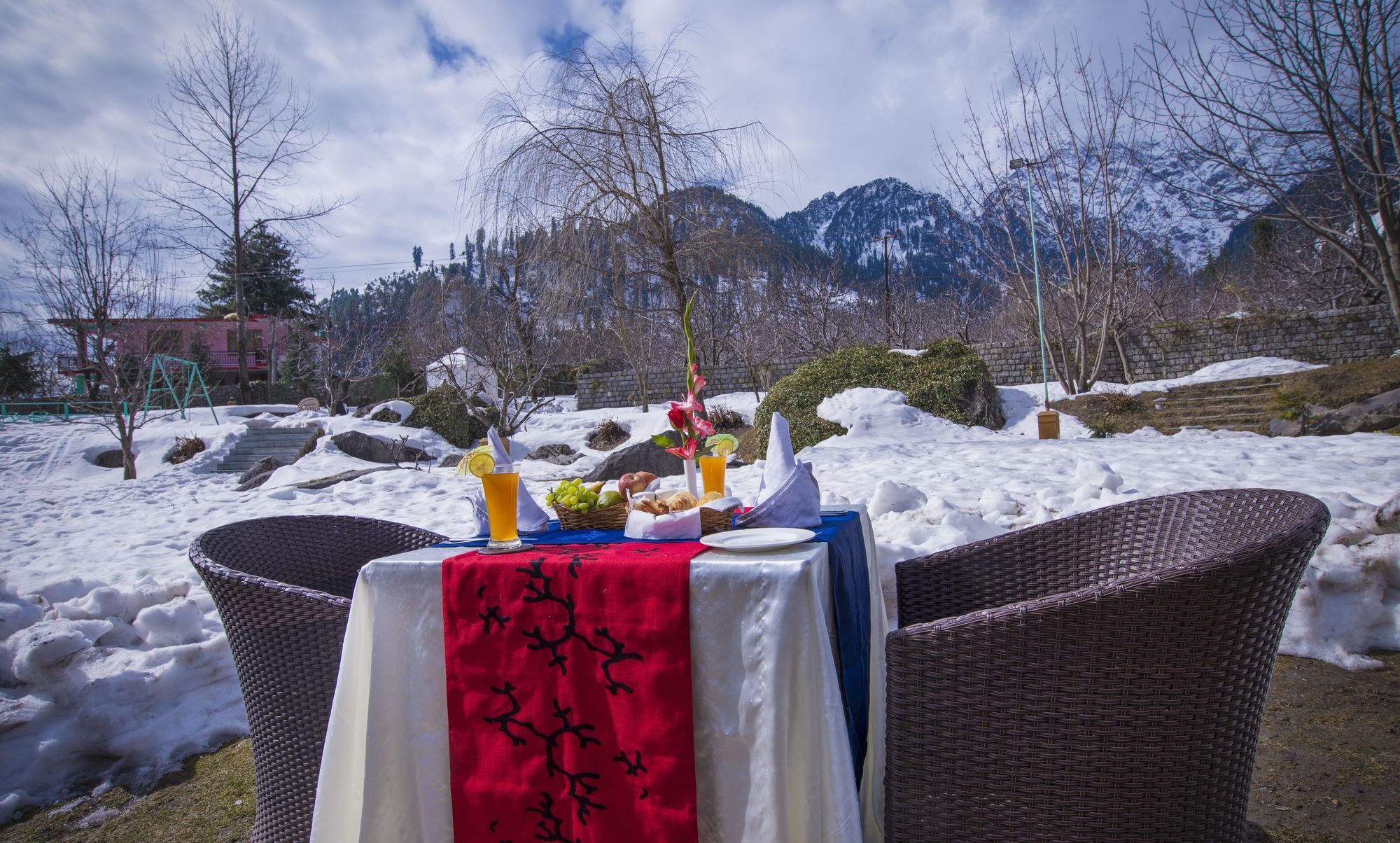 Solang Valley Resort Palchān Kültér fotó